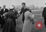 Standbild Keith Lester Piggott Epsom-downs-England, 1954, aus Sekunde 18 historischem Filmmaterial Videoclip 65675044588