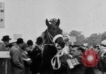 Standbild Keith Lester Piggott Epsom-downs-England, 1954, aus Sekunde 25 historischem Filmmaterial Videoclip 65675044588