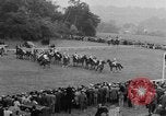 Standbild Keith Lester Piggott Epsom-downs-England, 1954, aus Sekunde 32 historischem Filmmaterial Videoclip 65675044588