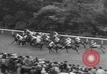 Standbild Keith Lester Piggott Epsom-downs-England, 1954, aus Sekunde 44 historischem Filmmaterial Videoclip 65675044588