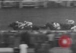 Standbild Keith Lester Piggott Epsom-downs-England, 1954, aus Sekunde 51 historischem Filmmaterial Videoclip 65675044588