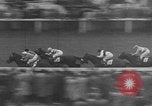 Standbild Keith Lester Piggott Epsom-downs-England, 1954, aus Sekunde 54 historischem Filmmaterial Videoclip 65675044588