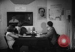Immagine di La voce dell'America Parigi Francia, 1950, secondo 27 filmato di repertorio 65675044608