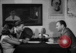 Immagine di La voce dell'America Parigi Francia, 1950, secondo 34 filmato di repertorio 65675044608