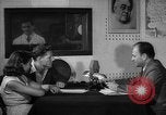 Immagine di La voce dell'America Parigi Francia, 1950, secondo 47 filmato di repertorio 65675044608