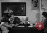 Immagine di La voce dell'America Parigi Francia, 1950, secondo 53 filmato di repertorio 65675044608