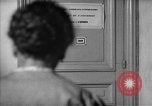 Immagine di La voce dell'America Parigi Francia, 1950, secondo 5 filmato di repertorio 65675044609