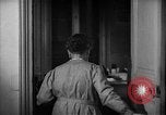 Immagine di La voce dell'America Parigi Francia, 1950, secondo 10 filmato di repertorio 65675044609