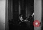Immagine di La voce dell'America Parigi Francia, 1950, secondo 13 filmato di repertorio 65675044609