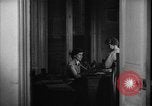 Immagine di La voce dell'America Parigi Francia, 1950, secondo 16 filmato di repertorio 65675044609