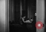 Immagine di La voce dell'America Parigi Francia, 1950, secondo 20 filmato di repertorio 65675044609