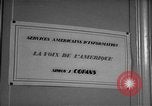Immagine di La voce dell'America Parigi Francia, 1950, secondo 33 filmato di repertorio 65675044609