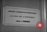 Immagine di La voce dell'America Parigi Francia, 1950, secondo 35 filmato di repertorio 65675044609