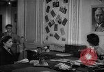 Immagine di La voce dell'America Parigi Francia, 1950, secondo 48 filmato di repertorio 65675044609