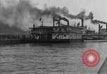 Standbild Präsident und Frau Herbert Hoover an Bord USA Greenbrier Dampf schiff Saint Louis Missouri USA, 1929, aus Sekunde 5 historischem Filmmaterial Videoclip 65675044613