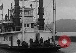 Standbild Präsident und Frau Herbert Hoover an Bord USA Greenbrier Dampf schiff Saint Louis Missouri USA, 1929, aus Sekunde 8 historischem Filmmaterial Videoclip 65675044613