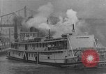 Standbild Präsident und Frau Herbert Hoover an Bord USA Greenbrier Dampf schiff Saint Louis Missouri USA, 1929, aus Sekunde 29 historischem Filmmaterial Videoclip 65675044613