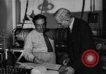 Standbild Leo Szilard New York United States USA, 1946, aus Sekunde 28 historischem Filmmaterial Videoclip 65675044641