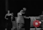 Image magicien Grossinger Russell Swann à Hotel Liberty New York USA, 1948, de la seconde 46 séquences d'archives historiques vidéo 65675044646