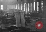 Immagine di Fabbricazione di canne Bethlehem Pennsylvania USA, 1918, secondo 18 filmato di repertorio 65675044661