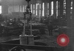 Immagine di Fabbricazione di canne Bethlehem Pennsylvania USA, 1918, secondo 23 filmato di repertorio 65675044661