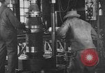 Image Fabrication de gros obus d'artillerie Bethlehem Pennsylvania USA, 1918, de la seconde 34 séquences d'archives historiques vidéo 65675044662