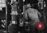 Image Fabrication de gros obus d'artillerie Bethlehem Pennsylvania USA, 1918, de la seconde 40 séquences d'archives historiques vidéo 65675044662
