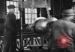 Image Fabrication de gros obus d'artillerie Bethlehem Pennsylvania USA, 1918, de la seconde 45 séquences d'archives historiques vidéo 65675044662