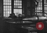 Image Fabrication de gros obus d'artillerie Bethlehem Pennsylvania USA, 1918, de la seconde 58 séquences d'archives historiques vidéo 65675044662
