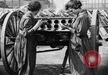 Image Fabrication de munitions Bethlehem Pennsylvania USA, 1918, de la seconde 9 séquences d'archives historiques vidéo 65675044663