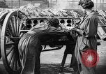 Image Fabrication de munitions Bethlehem Pennsylvania USA, 1918, de la seconde 12 séquences d'archives historiques vidéo 65675044663