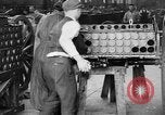 Image Fabrication de munitions Bethlehem Pennsylvania USA, 1918, de la seconde 25 séquences d'archives historiques vidéo 65675044663