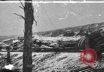 Standbild britische Soldaten Flandern Westeuropa, 1917, aus Sekunde 1 historischem Filmmaterial Videoclip 65675044672