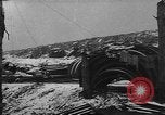 Standbild britische Soldaten Flandern Westeuropa, 1917, aus Sekunde 5 historischem Filmmaterial Videoclip 65675044672