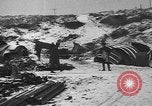 Standbild britische Soldaten Flandern Westeuropa, 1917, aus Sekunde 22 historischem Filmmaterial Videoclip 65675044672