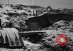 Standbild britische Soldaten Flandern Westeuropa, 1917, aus Sekunde 27 historischem Filmmaterial Videoclip 65675044672