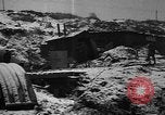 Standbild britische Soldaten Flandern Westeuropa, 1917, aus Sekunde 28 historischem Filmmaterial Videoclip 65675044672
