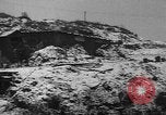 Standbild britische Soldaten Flandern Westeuropa, 1917, aus Sekunde 32 historischem Filmmaterial Videoclip 65675044672