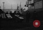 Standbild Quaker Freunde Relief Committee senden Nahrungsmittelhilfe an Russland London England Vereinigtes Königreich, 1917, aus Sekunde 6 historischem Filmmaterial Videoclip 65675044677