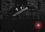 Standbild Quaker Freunde Relief Committee senden Nahrungsmittelhilfe an Russland London England Vereinigtes Königreich, 1917, aus Sekunde 39 historischem Filmmaterial Videoclip 65675044677