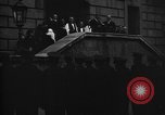 Standbild Quaker Freunde Relief Committee senden Nahrungsmittelhilfe an Russland London England Vereinigtes Königreich, 1917, aus Sekunde 42 historischem Filmmaterial Videoclip 65675044677