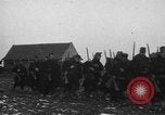 Image troupes russes Front Ouest, 1915, de la seconde 34 séquences d'archives historiques vidéo 65675044681