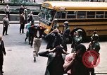 Immagine di I prigionieri di Baltimora Riot entrano nel tribunale Baltimore Maryland USA, 1968, secondo 14 filmato di repertorio 65675044688