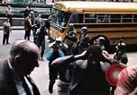 Immagine di I prigionieri di Baltimora Riot entrano nel tribunale Baltimore Maryland USA, 1968, secondo 16 filmato di repertorio 65675044688