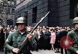 Immagine di I prigionieri di Baltimora Riot entrano nel tribunale Baltimore Maryland USA, 1968, secondo 39 filmato di repertorio 65675044688