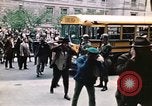 Immagine di I prigionieri di Baltimora Riot entrano nel tribunale Baltimore Maryland USA, 1968, secondo 44 filmato di repertorio 65675044688