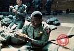 Immagine di Le truppe federali per mantenere l'ordine a Baltimore Baltimore Maryland USA, 1968, secondo 60 filmato di repertorio 65675044689