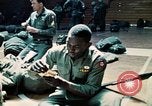 Immagine di Le truppe federali per mantenere l'ordine a Baltimore Baltimore Maryland USA, 1968, secondo 62 filmato di repertorio 65675044689