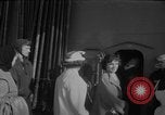 Standbild Weiber United States USA, 1956, aus Sekunde 10 historischem Filmmaterial Videoclip 65675044716