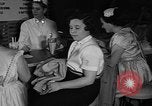 Immagine di Il sovrappeso gioventù in America New York City USA, 1955, secondo 50 filmato di repertorio 65675044722